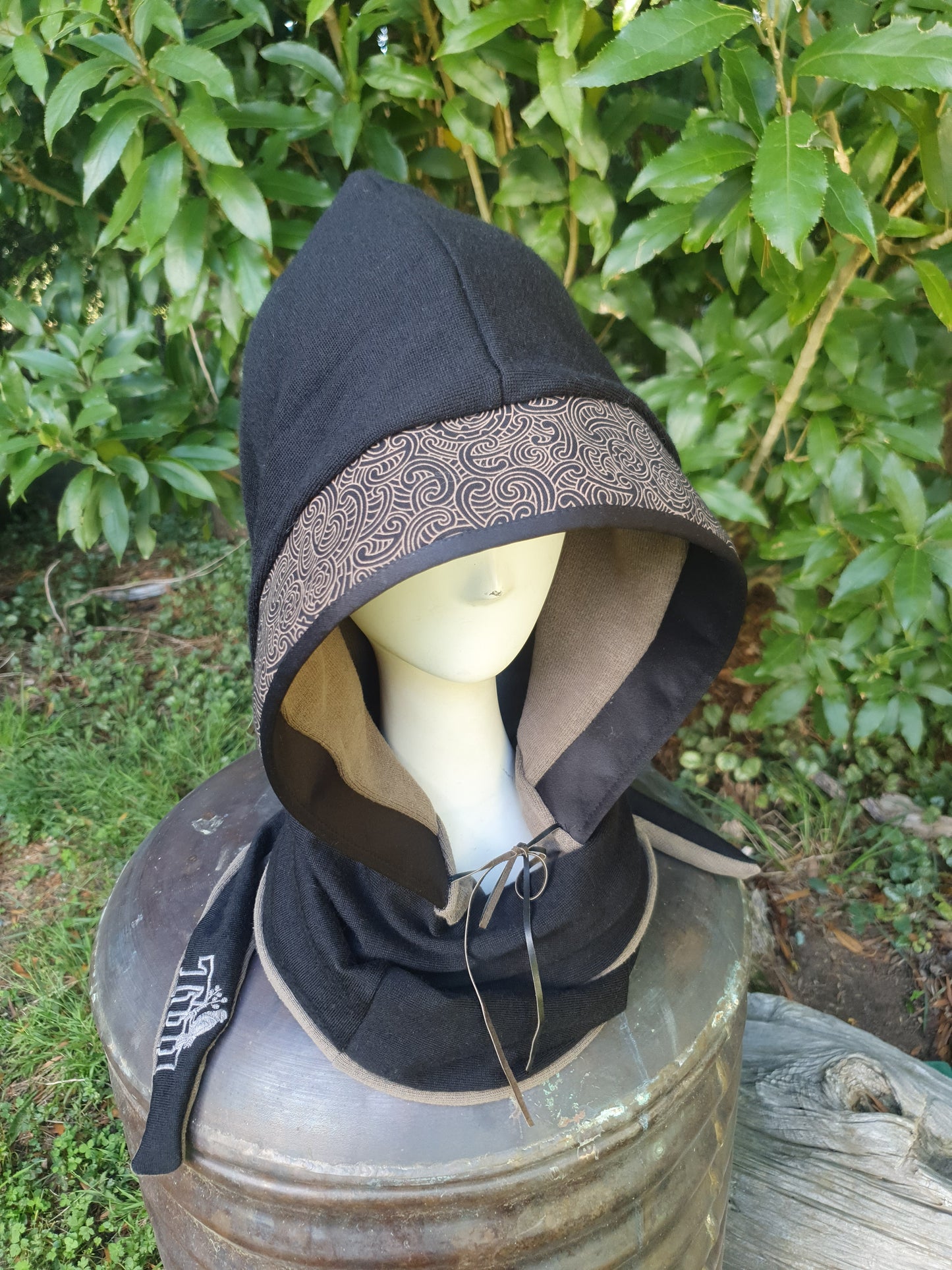 Merino & Cotton Kōwhaiwhai Hooded Scarf