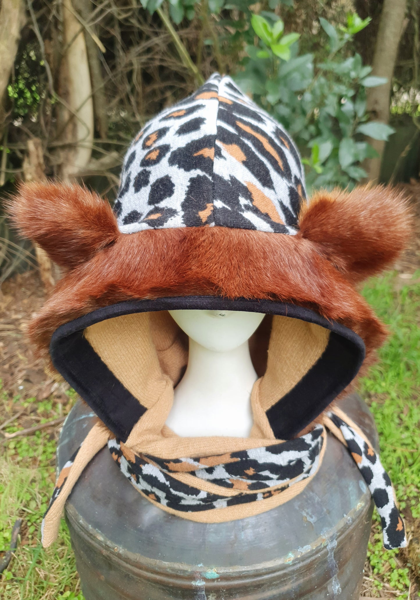 Vintage fur Hood and Glove set