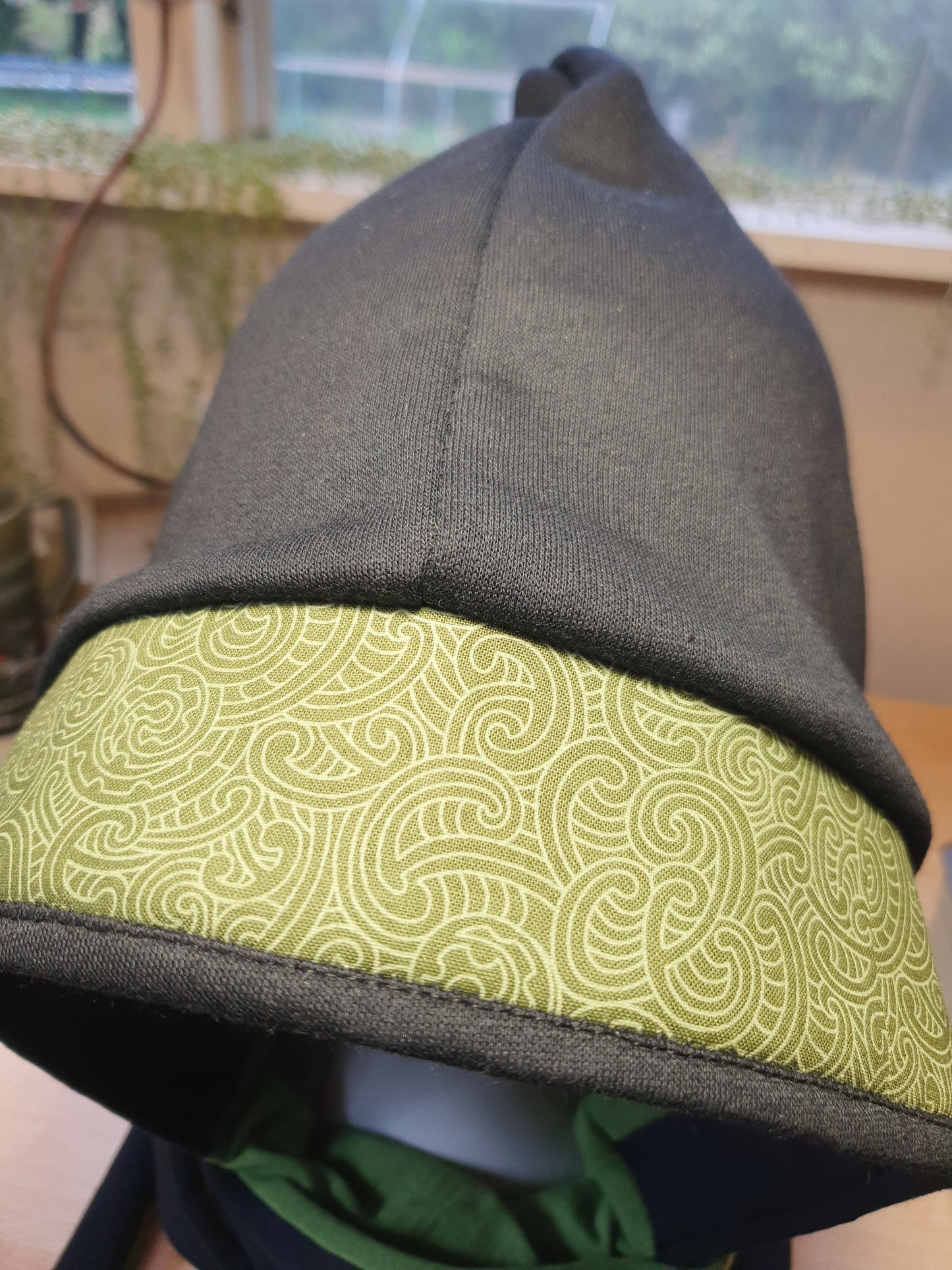 Mossy Green Kōwhaiwhai Trim, Merino Lined Hooded Scarf