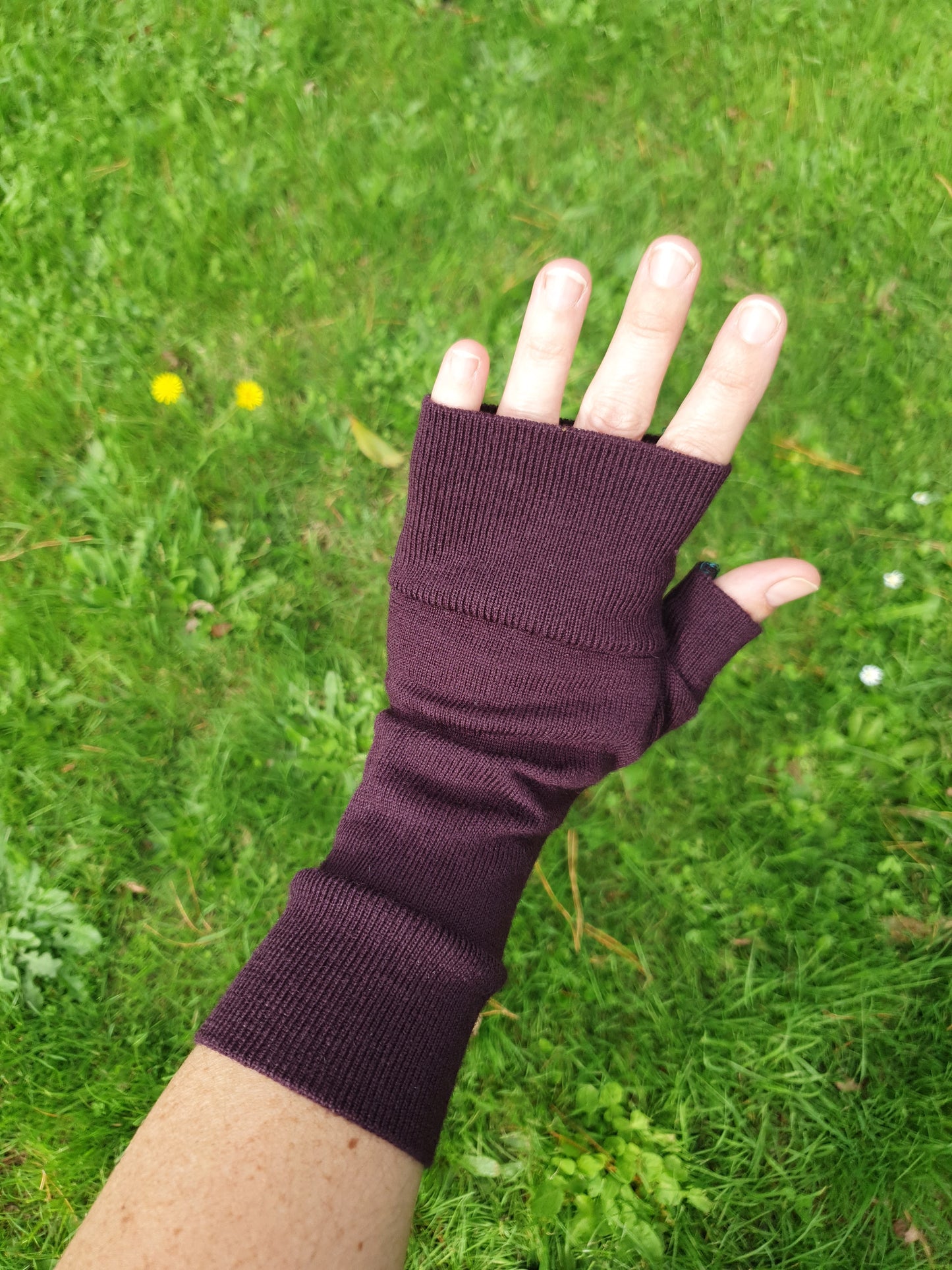 Very Berry Purple Merino Gloves