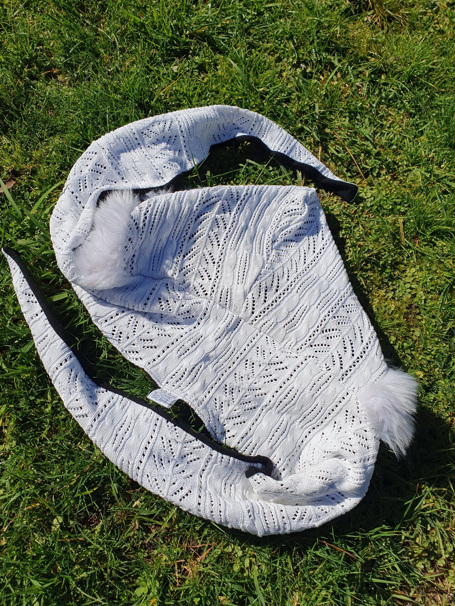 Snowy White and Black Fine Cableknit