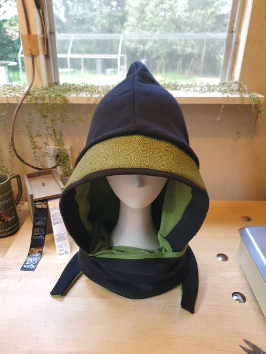 Mossy Green Kōwhaiwhai Trim, Merino Lined Hooded Scarf