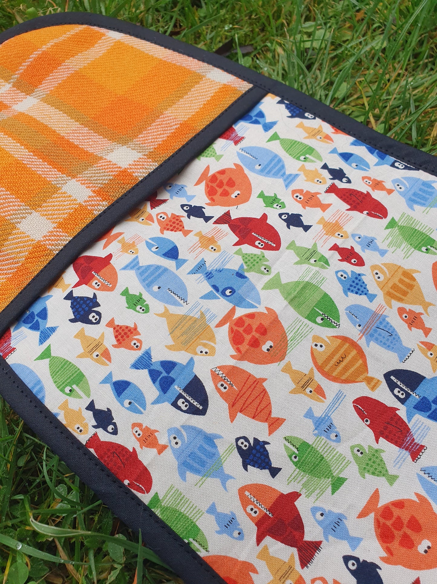 XxL Oven Mitt Orange Fishys