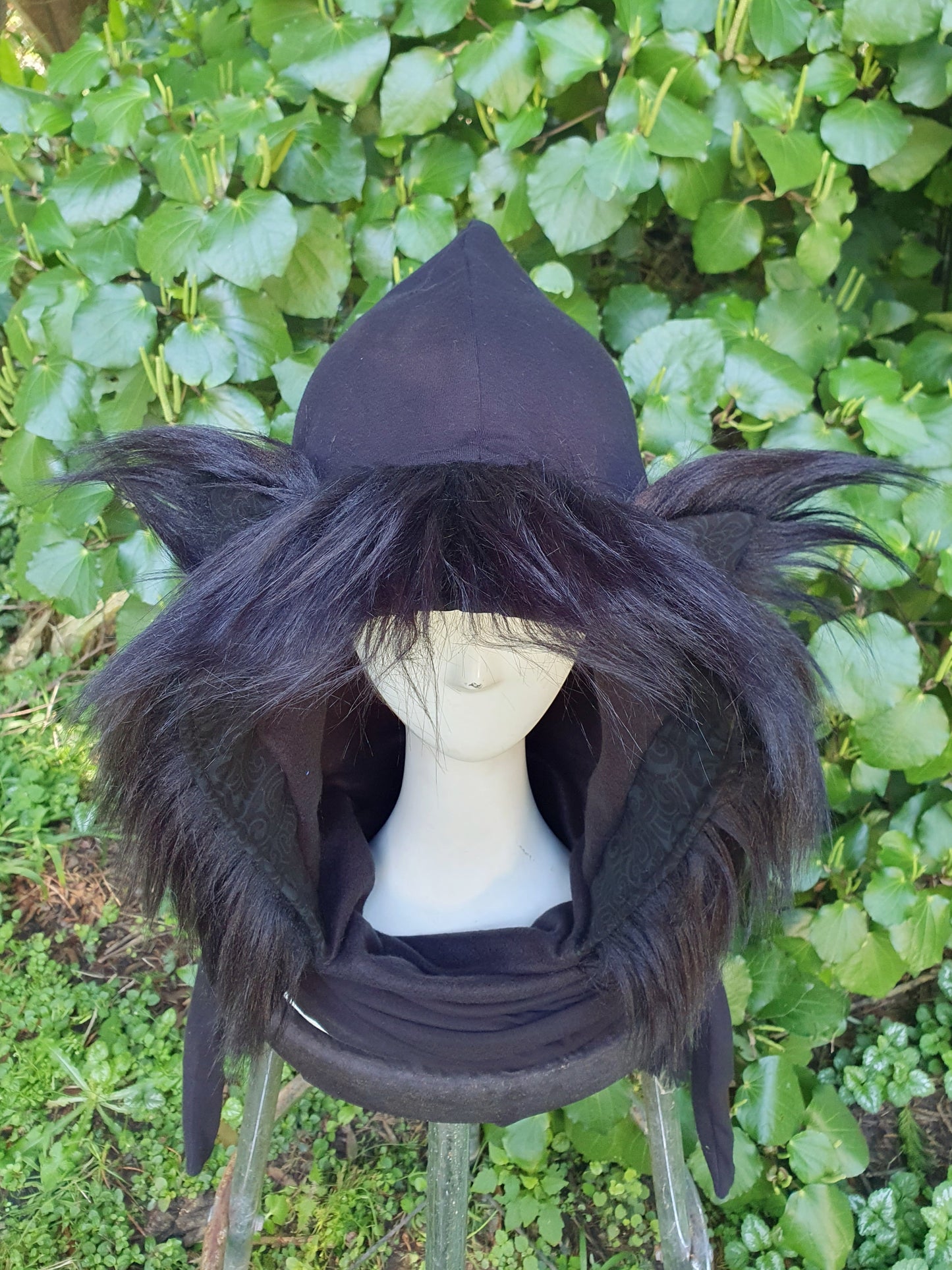 Black kōwhaiwhai Hooded scarf