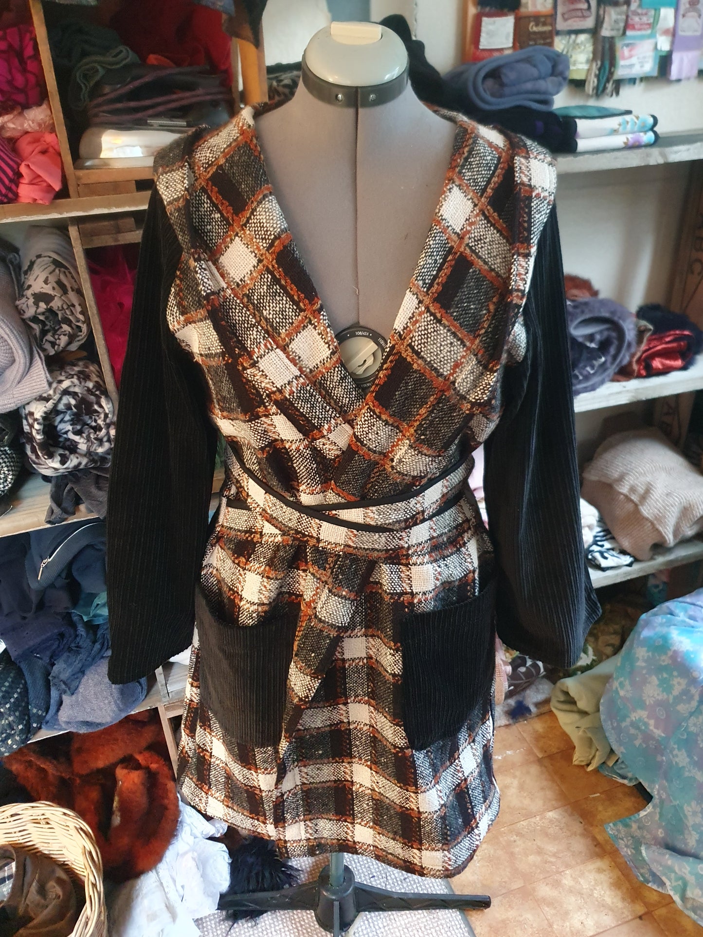 Vintage wool jacket. Size 12-16