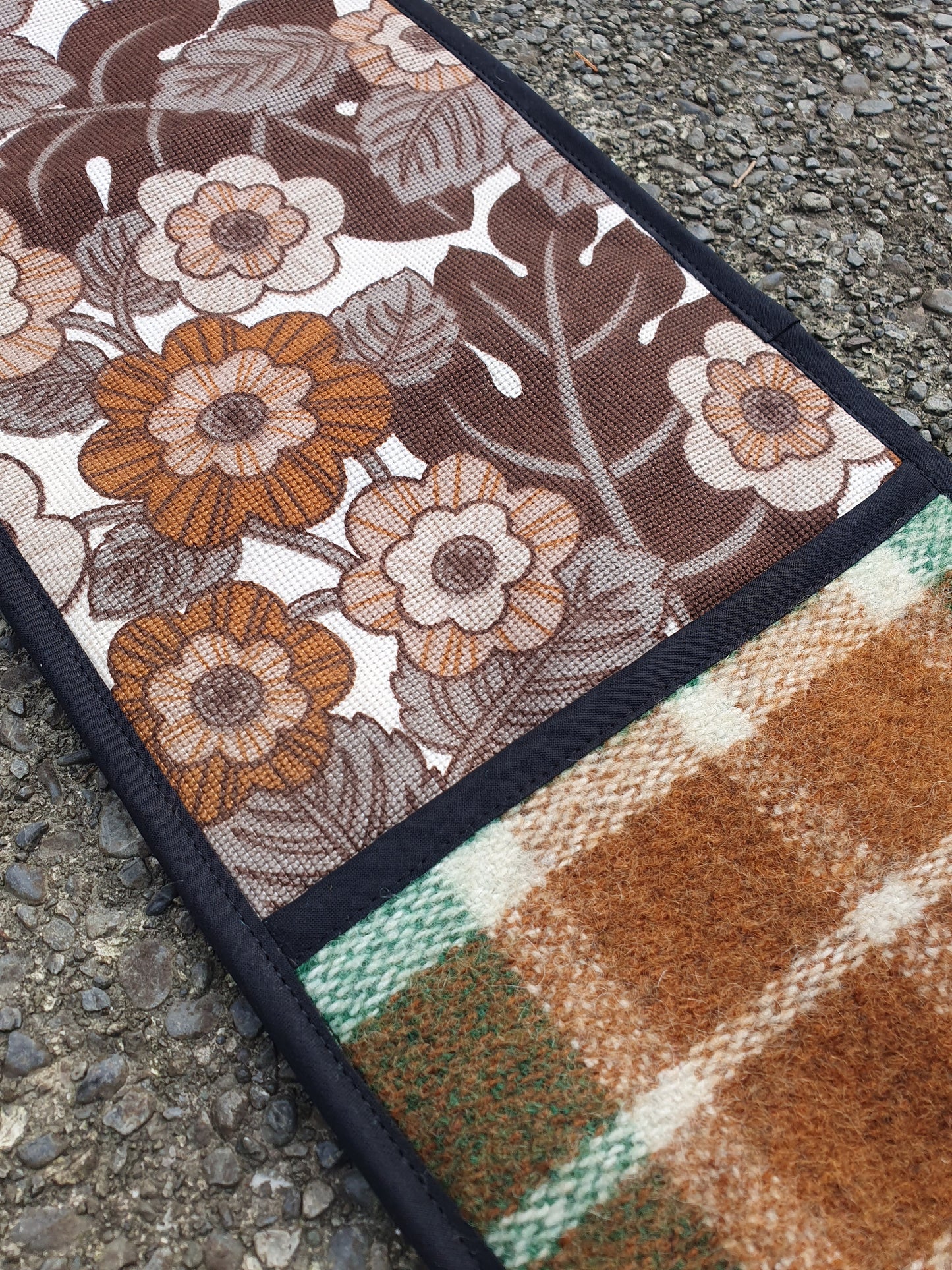 Green and Brown XxL Oven Mitts