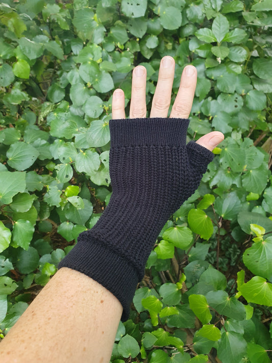Chunky Black Organic Cotton blend Fingerless Gloves