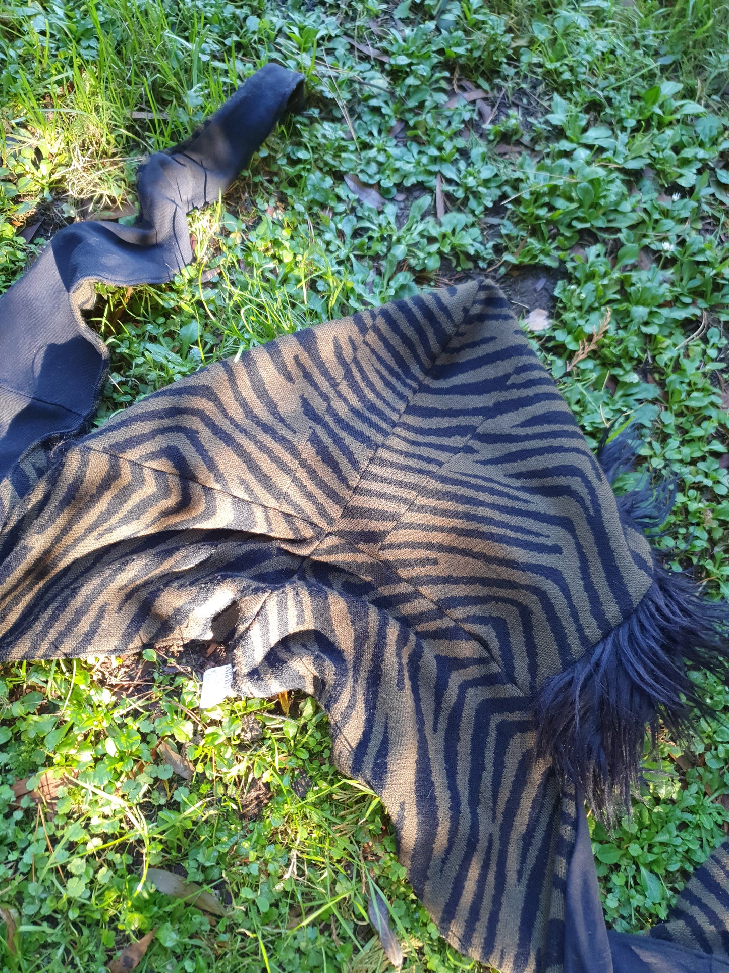 Bush camo Green and Black stripes