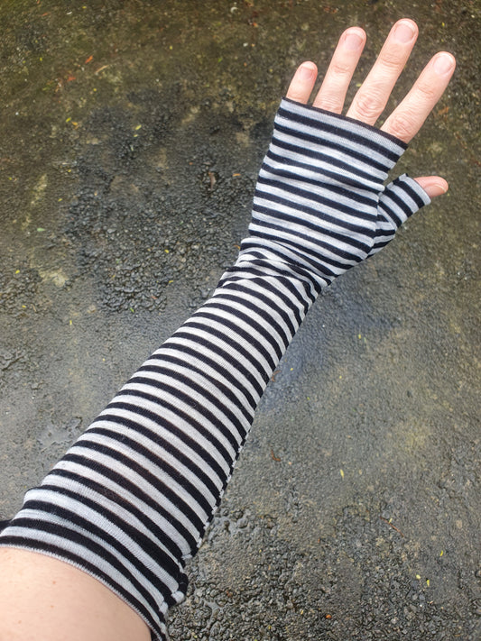 Black & White elbow length Merino Fingerless Gloves