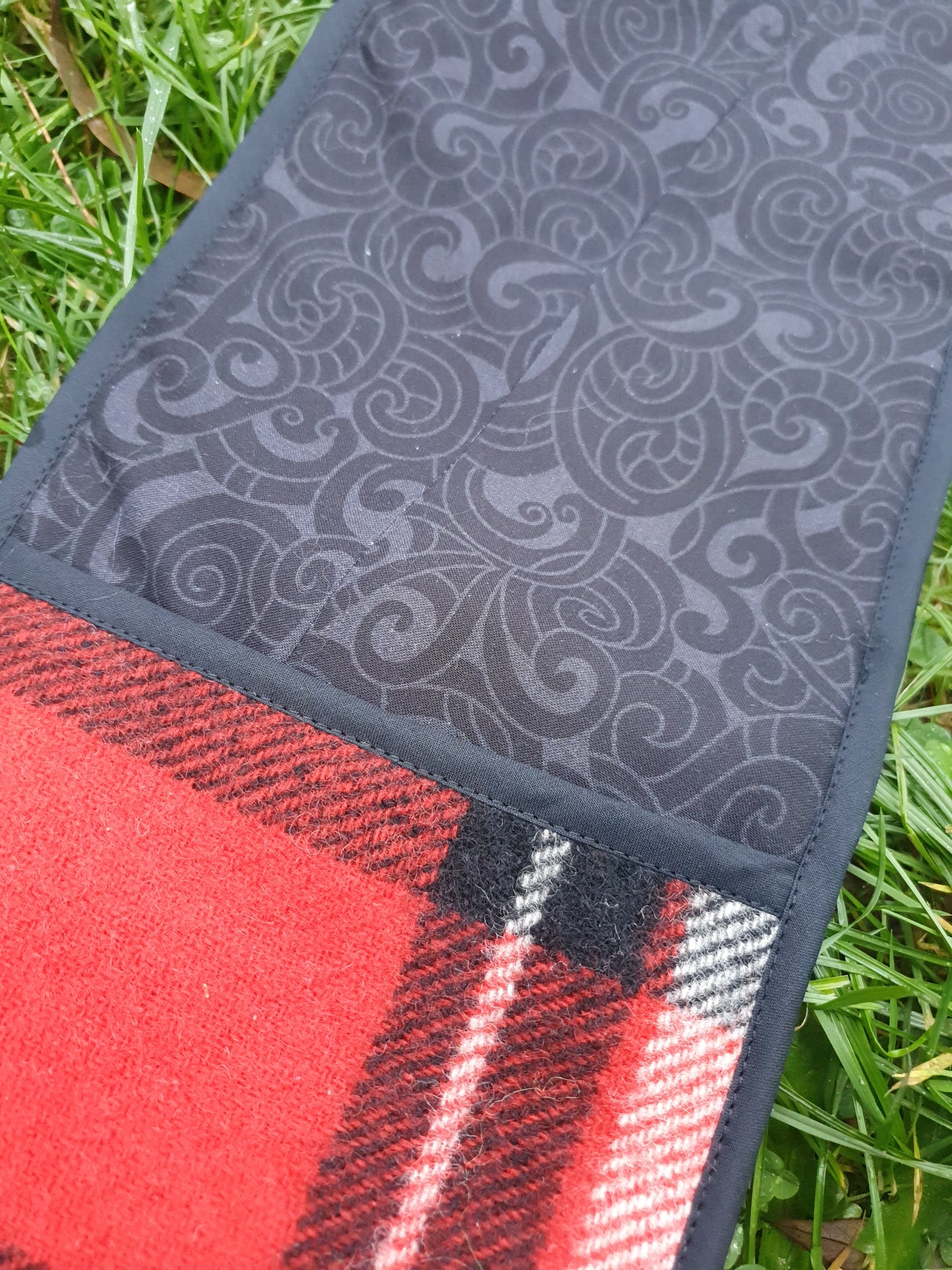 XxL Oven Mitt Red and Black