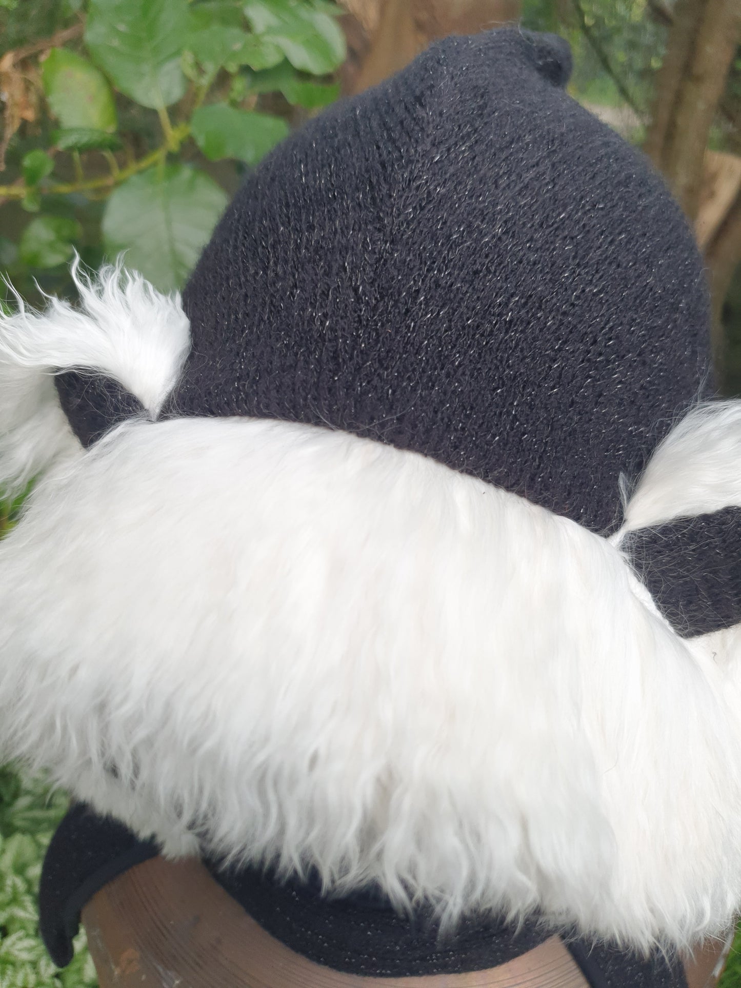 Black sparkle, creamy white Alpaca fur