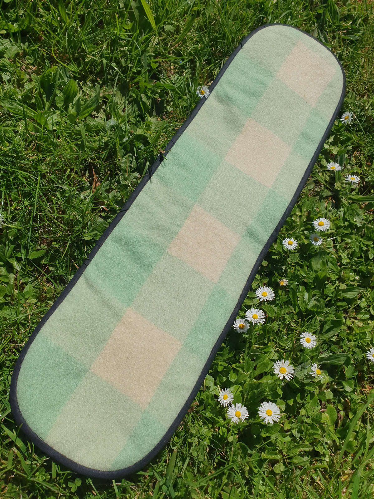 XxL Oven Mitt Minty Green with Blue Daisies