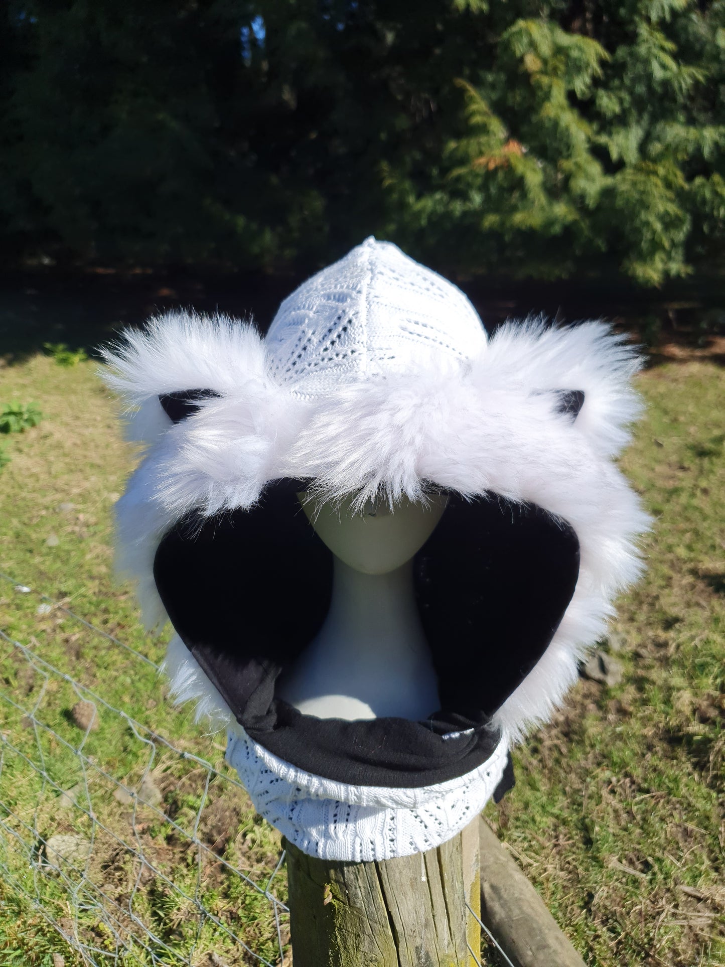Snowy White and Black Fine Cableknit