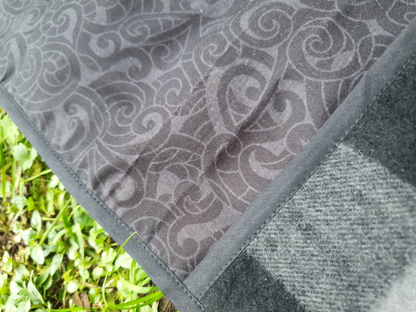Black and Grey Koru XxL oven Mitt