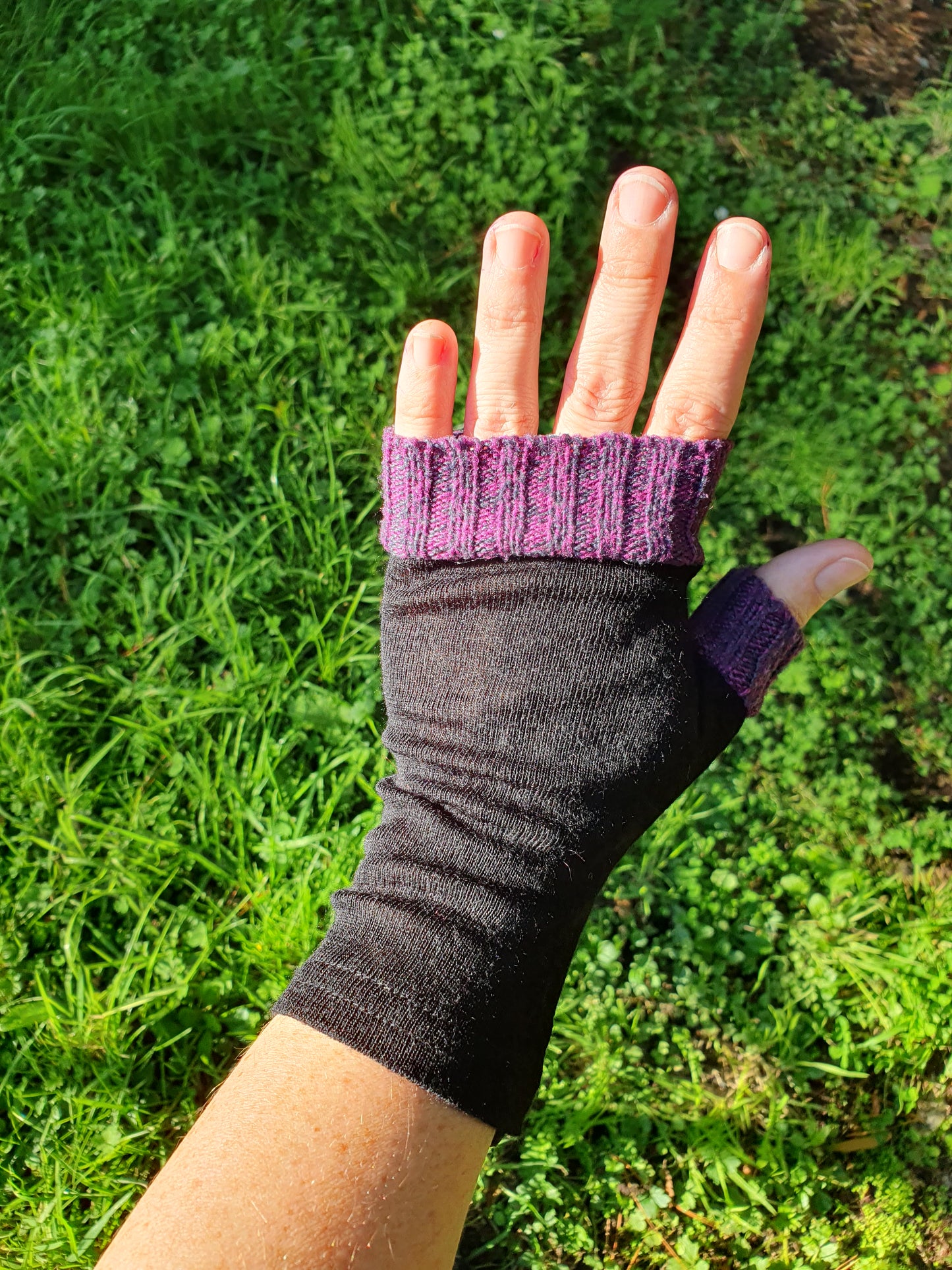 Purple cableknit Hood and Glove set