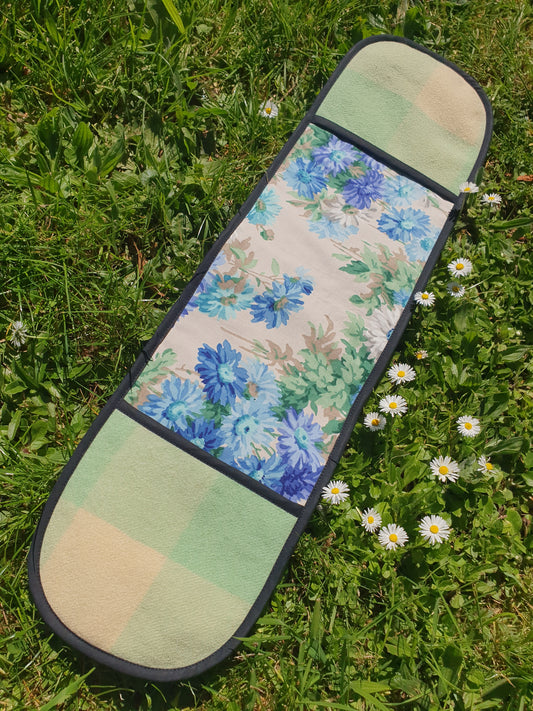 XxL Oven Mitt Minty Green with Blue Daisies