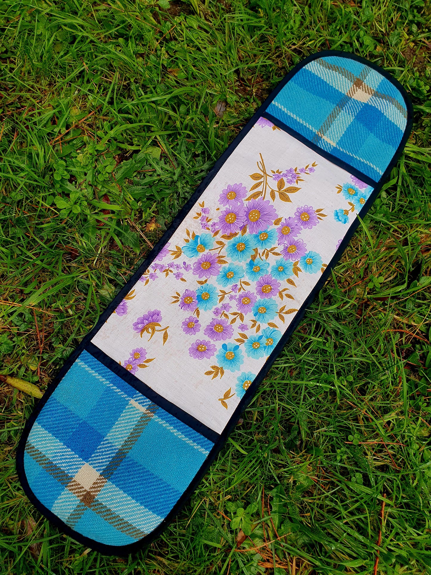 XxL Oven Mitts Blues with Purple Florals